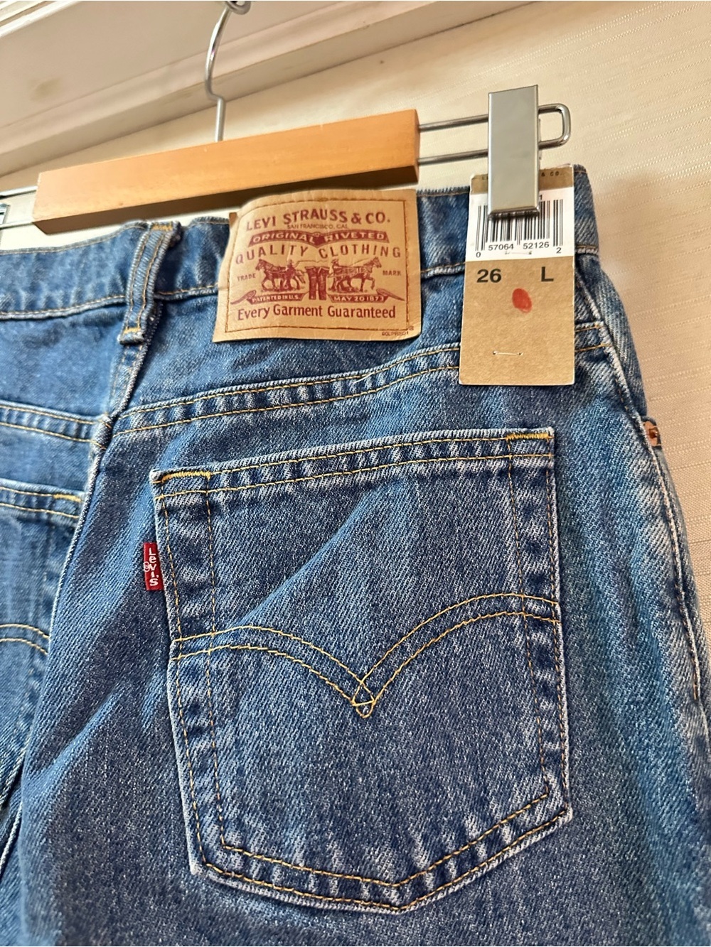 Levi’s 511 Slim Straight Jeans Women’s 26 Long Light Wash Denim Size 2 Canada - Picture 6 of 7